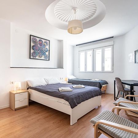 Versus Rooms Valencia Eksteriør billede